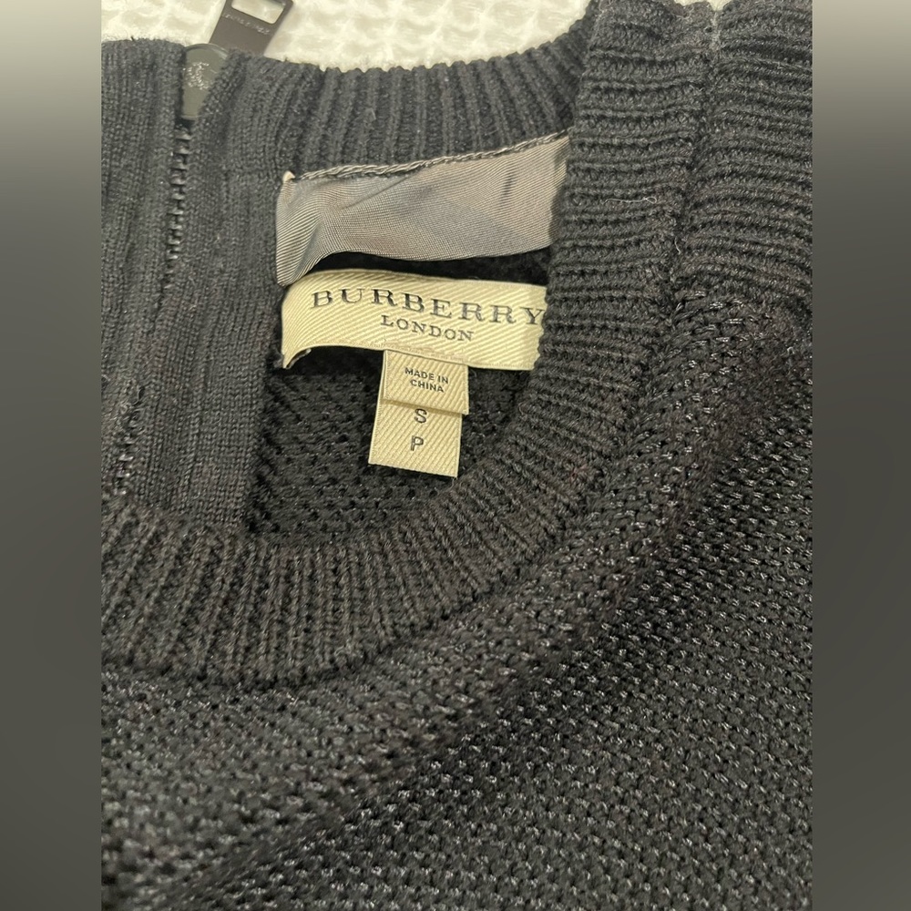 Burberry Women’s long sleeve , size small - Picture 7 of 10